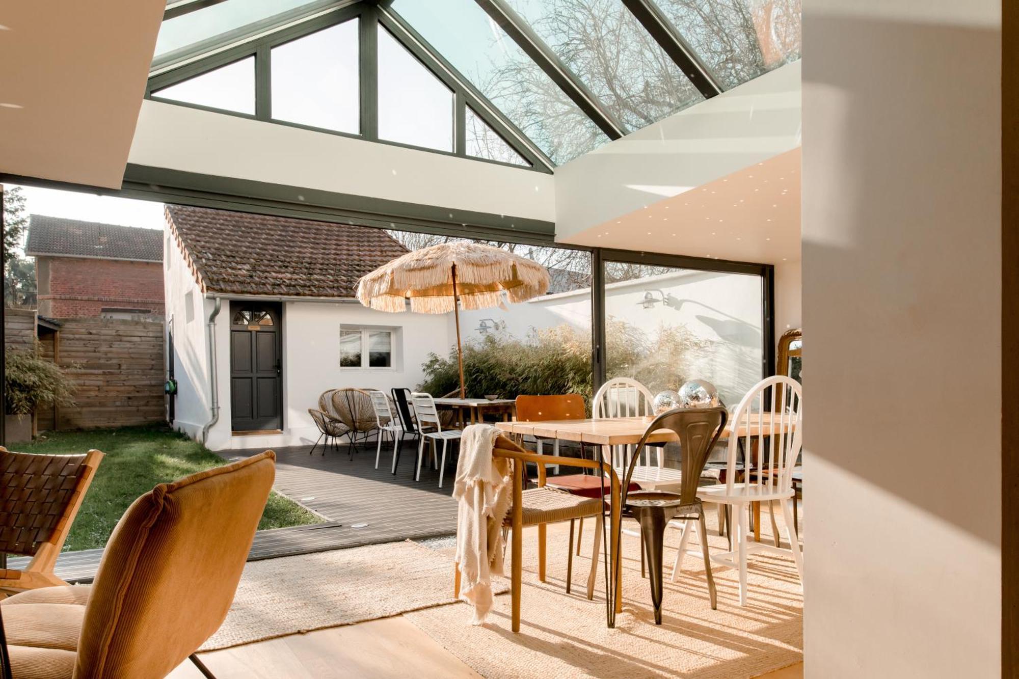 Chambres dans maison familiale avec jardin et studio au sein du Triangle d'Or de Rueil Malmaison, aux portes de Paris et la Défense Extérieur photo