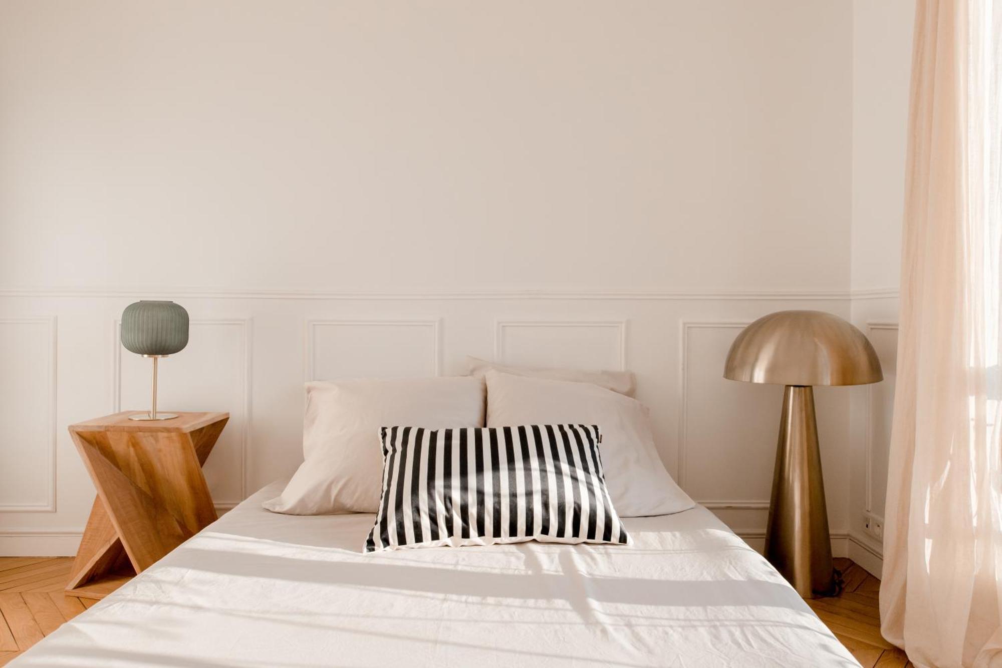 Chambres dans maison familiale avec jardin et studio au sein du Triangle d'Or de Rueil Malmaison, aux portes de Paris et la Défense Extérieur photo