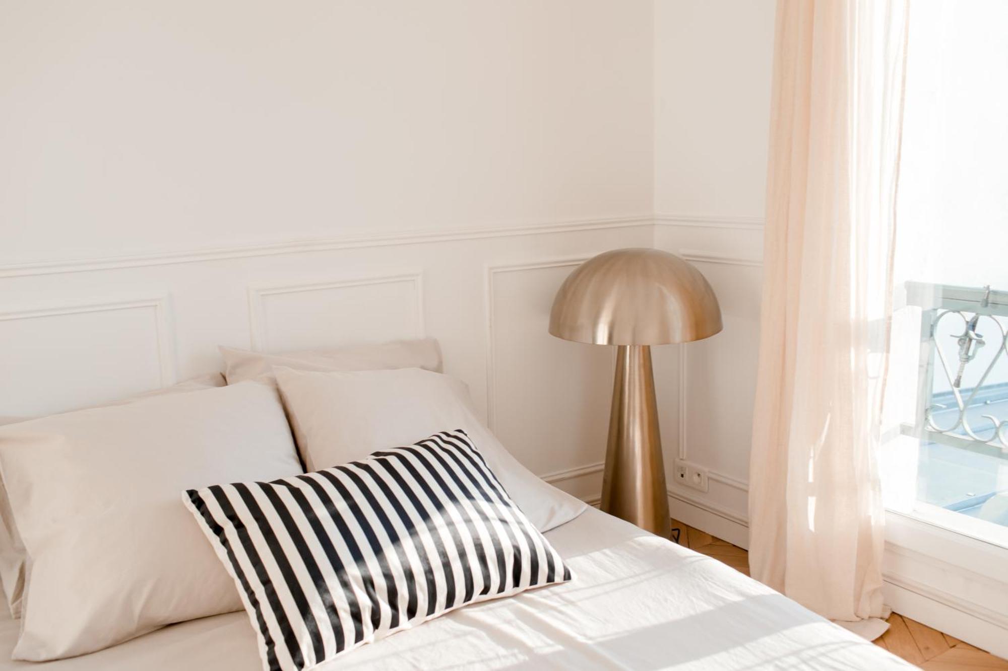 Chambres dans maison familiale avec jardin et studio au sein du Triangle d'Or de Rueil Malmaison, aux portes de Paris et la Défense Extérieur photo